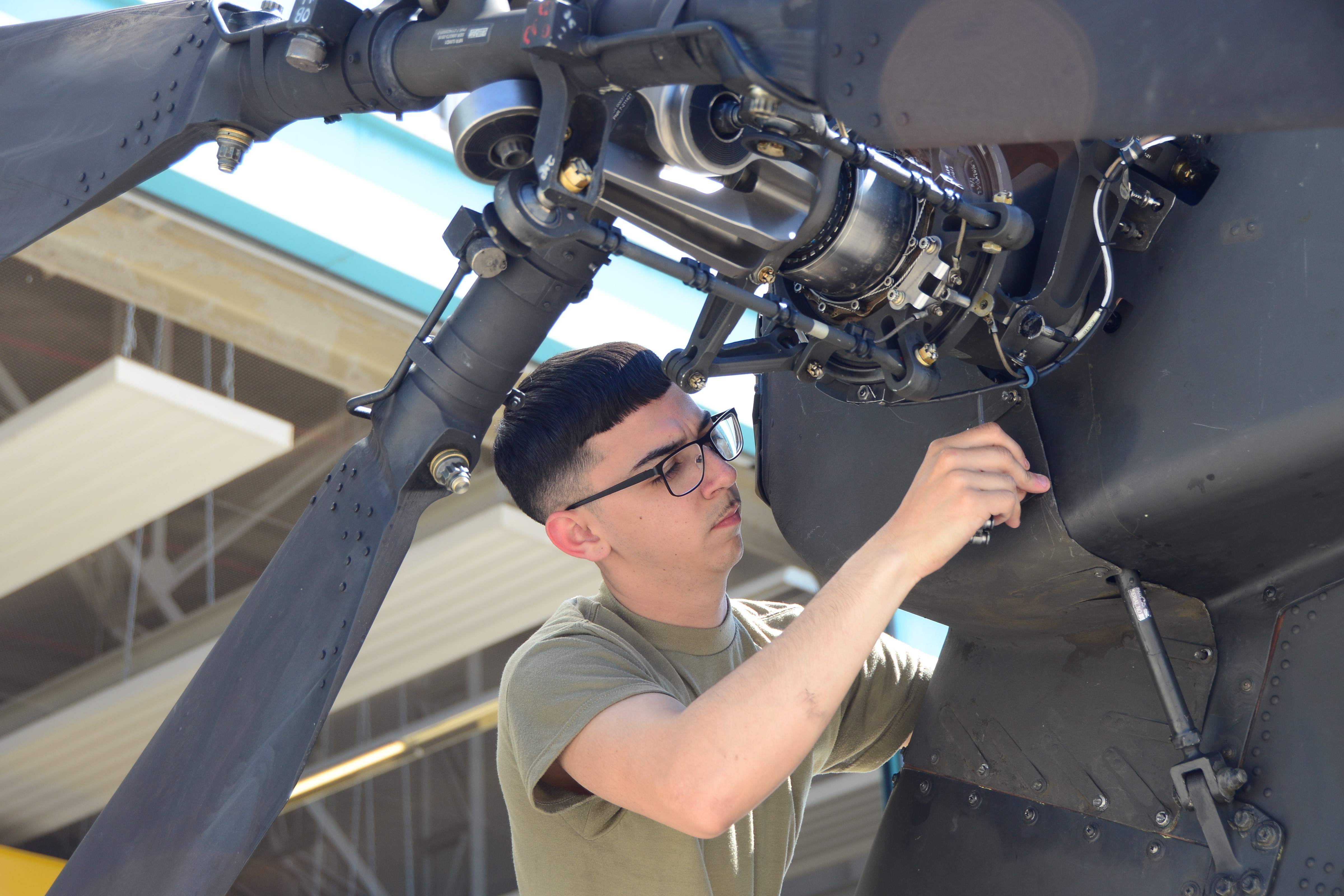 US Army Tests Drone-Delivered Bangalore Torpedo for Obstacle Breaching